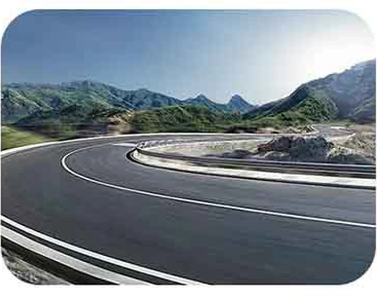 System solarny przy drodze szybkiego ruchu